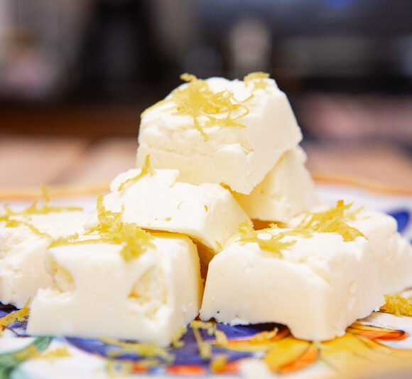 low carb cheesecake fat bombs