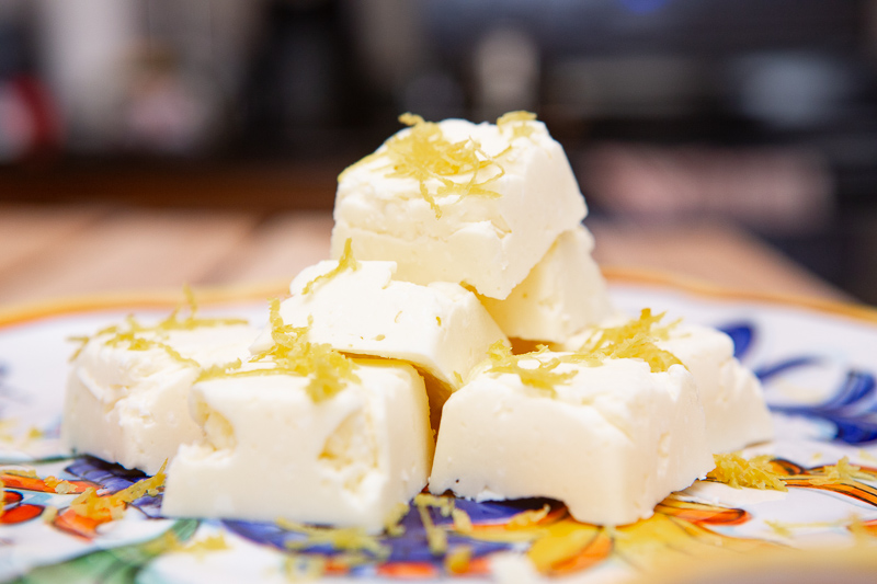 low carb cheesecake fat bombs