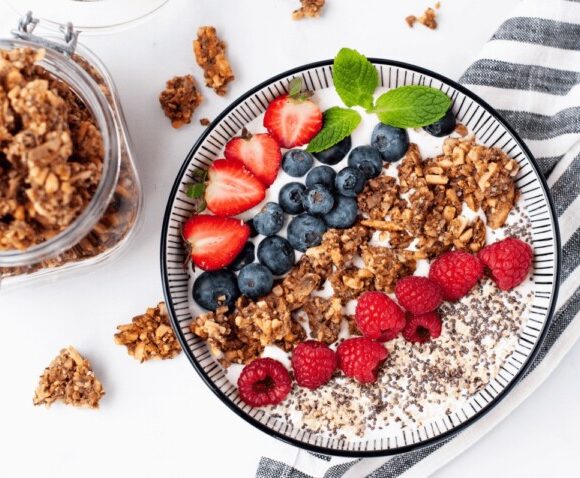 low carb berry yogurt bowl